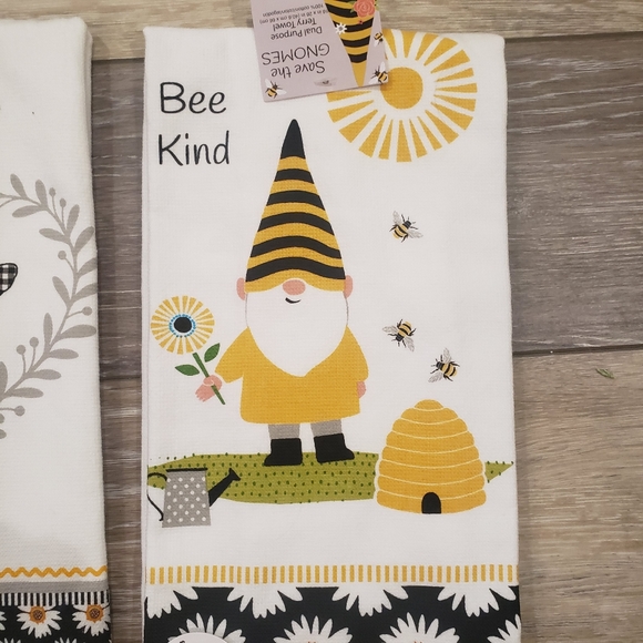 Gnome/ bee /Daisy kitchen towel set - Picture 2 of 5